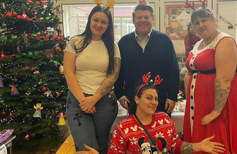 Dean Russell MP attends Holywell Primary School Christmas Fair