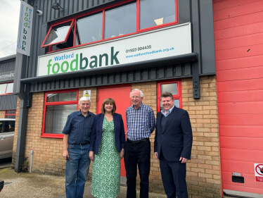 Dean visits Watford Foodbank