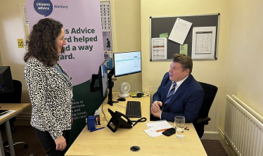 Dean Russell visits Citizen Advice